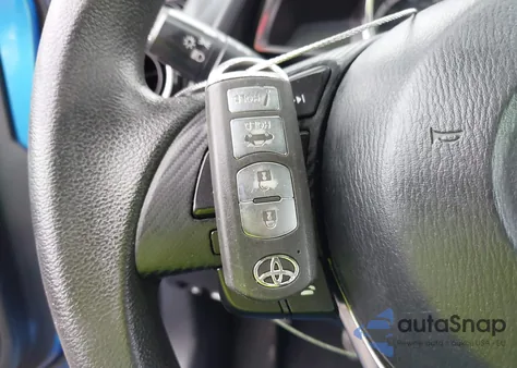 2017 Toyota Yaris Ia z USA, uszkodzony, nr VIN 3MYDLBYV1HY147211